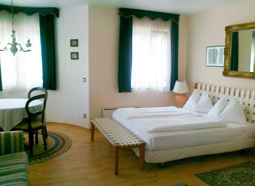 Gaestehaus Auerhahn Vöcklabruck Extérieur photo